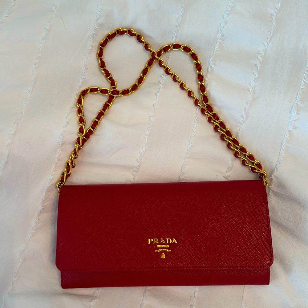 PRADA Wallet on Chain
Excellent Condition!